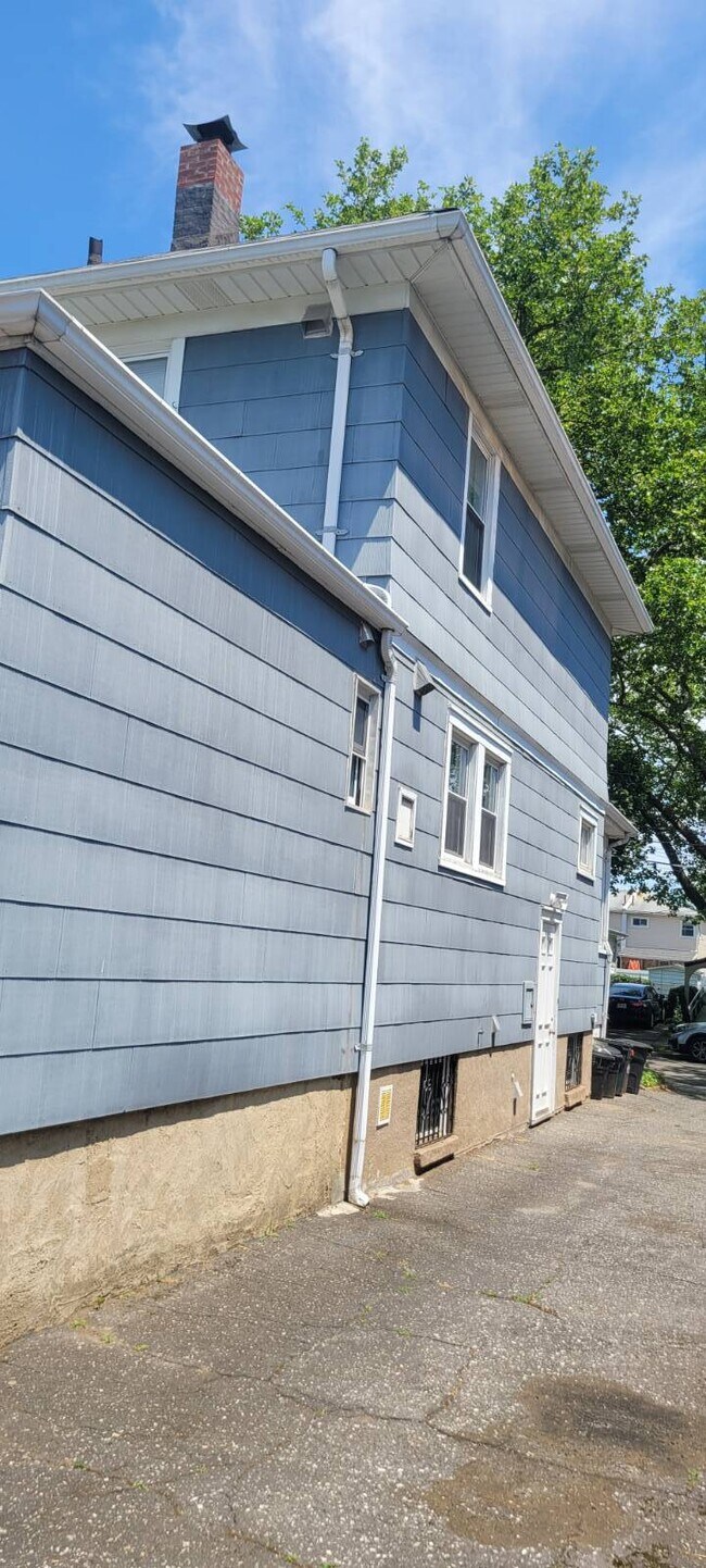 120 Bryant Ave in Staten Island, NY - Building Photo - Building Photo