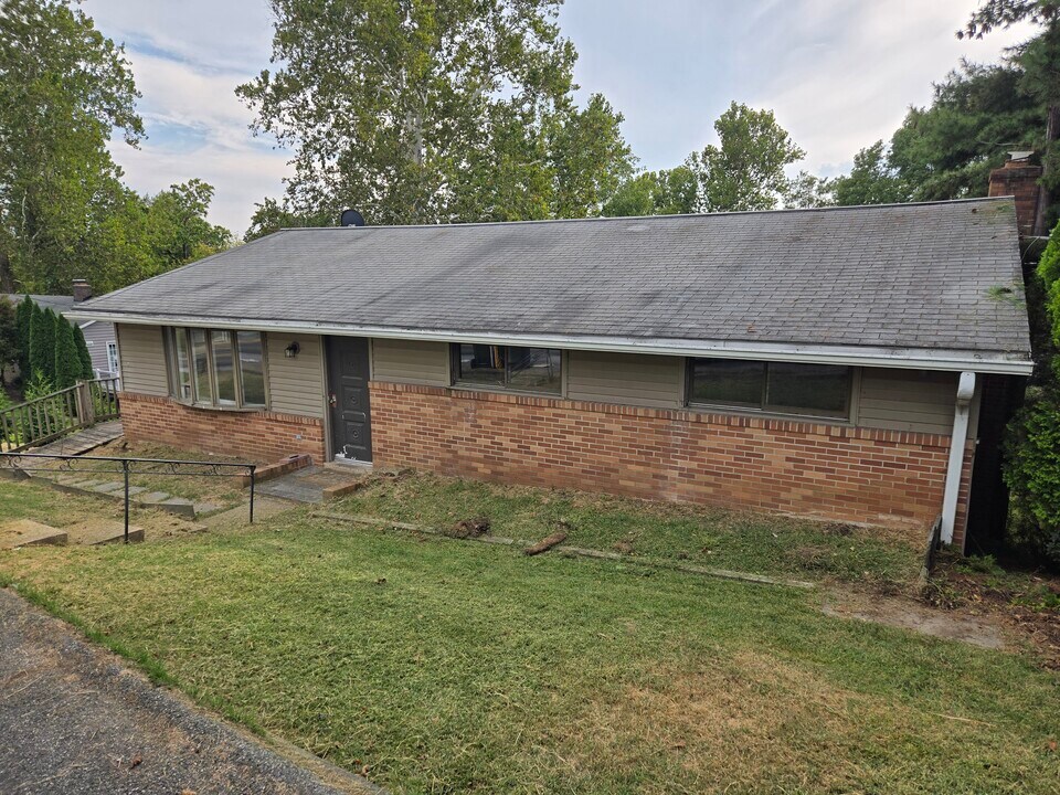 158 Witmer Road, Unit Main in Lancaster, PA - Building Photo