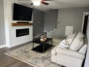 6035 Fairmeadow Dr in Beaumont, TX - Building Photo - Building Photo