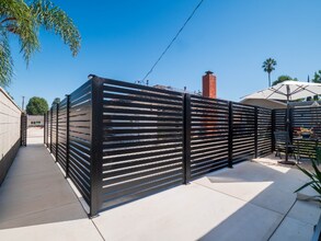 608 Nottingham Dr in Redlands, CA - Foto de edificio - Building Photo