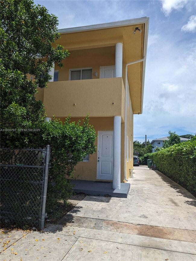 10214 SW 175th St in Miami, FL - Building Photo - Building Photo