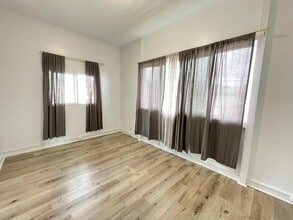 2432 Waolani Ave in Honolulu, HI - Building Photo - Building Photo