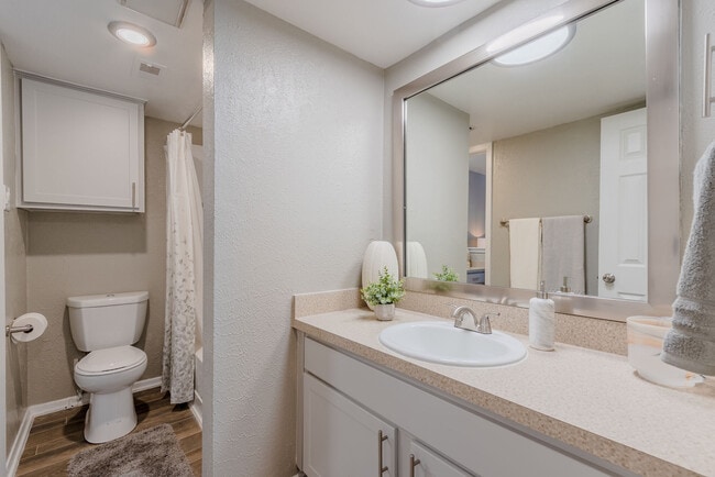 Pinehurst Place Apartments in Mesquite, TX - Foto de edificio - Building Photo