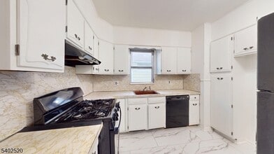 225 Ward Pl in South Orange, NJ - Building Photo - Building Photo