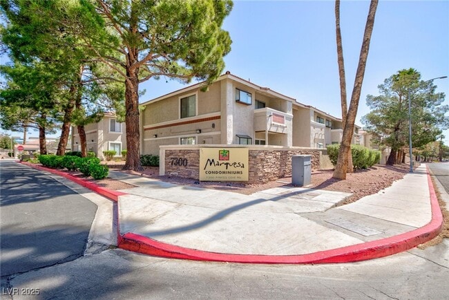 7300 W Pirates Cove Rd in Las Vegas, NV - Building Photo - Building Photo