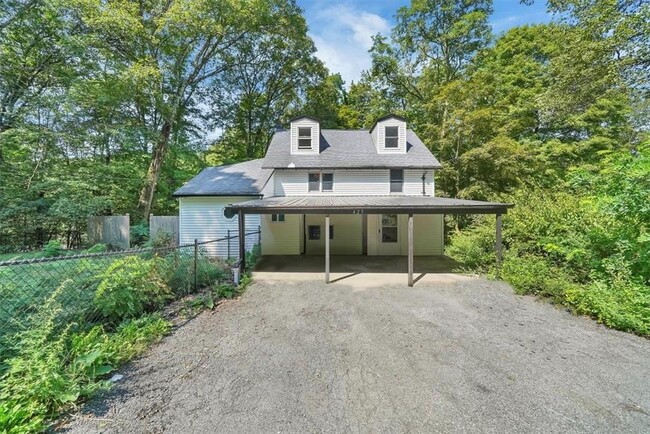 property at 425 Old Dutch Hollow Rd