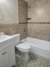 685 Prospect Ave in Fairview, NJ - Foto de edificio - Building Photo