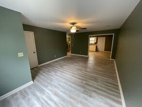 121 Clyde Dr in Cedartown, GA - Building Photo - Building Photo