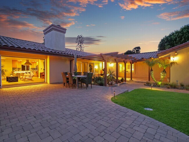 30256 Avenida Selecta in Rancho Palos Verdes, CA - Building Photo - Building Photo