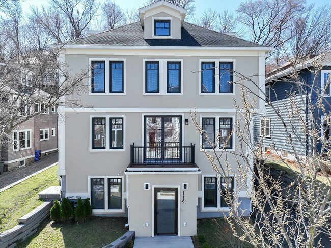116 Columbia St in Brookline, MA - Building Photo - Building Photo