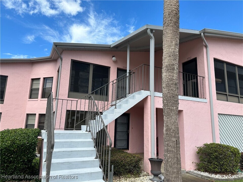 5768 Matanzas Dr in Sebring, FL - Building Photo
