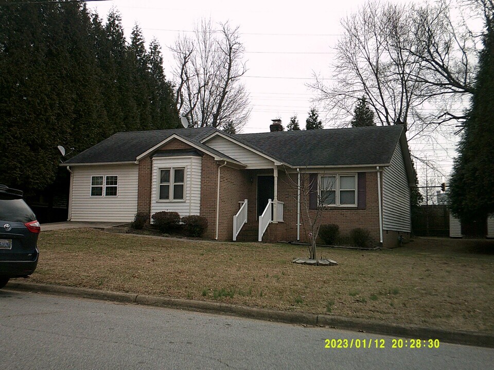 142 Tamworth Pl in Danville, VA - Building Photo