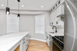 755 Boylston St, Unit 3 in Brookline, MA - Building Photo - Building Photo