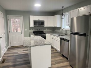 82 Park Ave in Enfield, CT - Building Photo - Building Photo