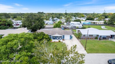 1880 Dawn Dr in Melbourne, FL - Foto de edificio - Building Photo