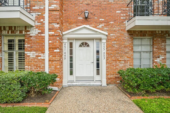 449 N Post Oak Ln in Houston, TX - Building Photo - Building Photo