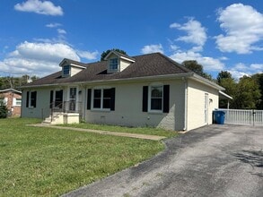 420 Ross Dr in Smyrna, TN - Building Photo - Building Photo