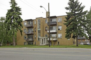 20 Wilmington Ave in Toronto, ON - Building Photo