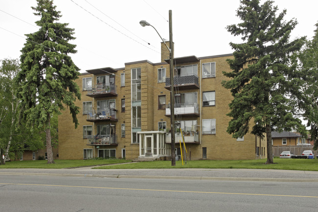 20 Wilmington Ave in Toronto, ON - Building Photo - Primary Photo