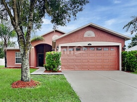 3905 Constantine Loop in Wesley Chapel, FL - Building Photo