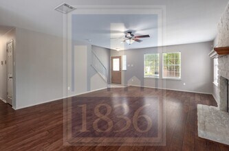 13210 Vendrell Dr in Austin, TX - Building Photo - Building Photo