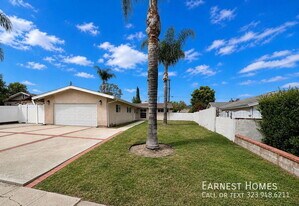 17155 Donmetz St in Los Angeles, CA - Building Photo