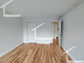 1731 Beacon St, Unit 203 in Brookline, MA - Building Photo - Building Photo