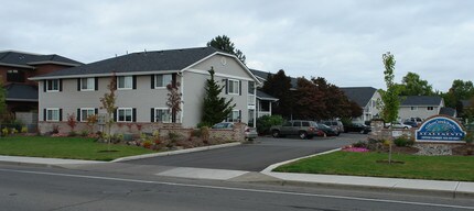 Glen Creek Park Apartments in Salem, OR - Foto de edificio - Building Photo