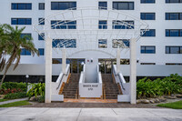 Bahia Mar Condo in Key Biscayne, FL - Foto de edificio - Building Photo