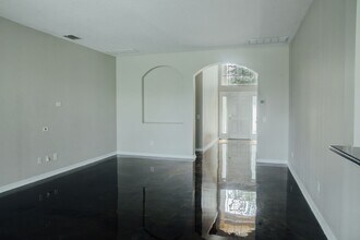 10811 Breaking Rocks Dr in Tampa, FL - Building Photo - Building Photo