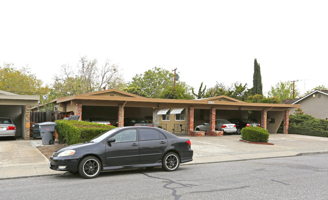 2265 Royal Dr in Santa Clara, CA - Building Photo - Building Photo