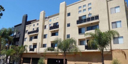 Hyde Apartments in Los Angeles, CA - Building Photo - Building Photo