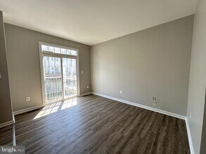 17425 Grant Cottage Dr in Dumfries, VA - Building Photo - Building Photo