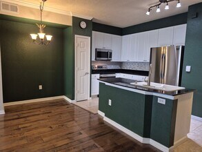 8539 Gate Pkwy W in Jacksonville, FL - Building Photo - Building Photo