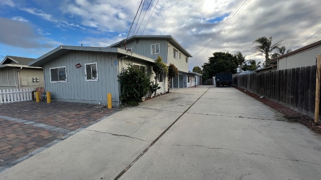 210 E Romie Ln
