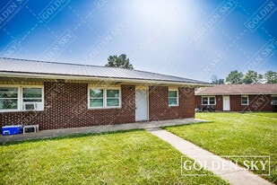 210 S Keystone Cir in Muncie, IN - Building Photo