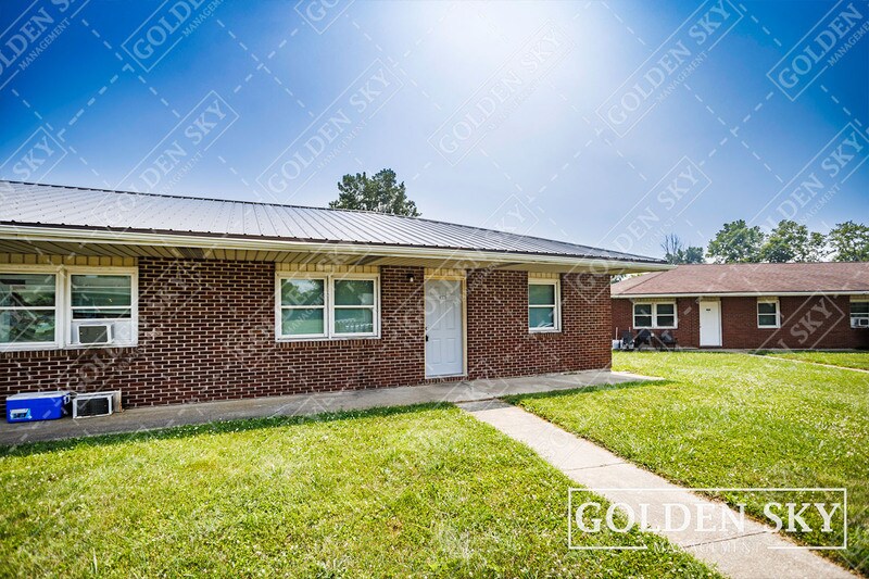 210 S Keystone Cir in Muncie, IN - Building Photo
