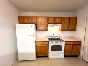 2664 S Knightsbridge Cir in Ann Arbor, MI - Foto de edificio - Building Photo