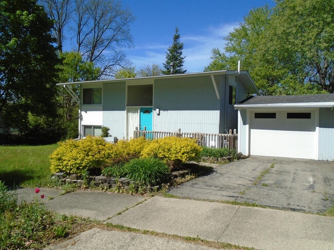 255 Brookside Dr in Ann Arbor, MI - Building Photo - Building Photo