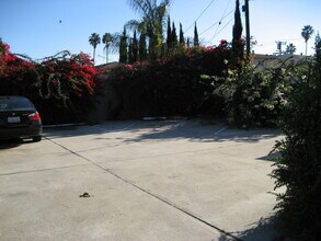 2316 Virginia Ave in Santa Monica, CA - Building Photo - Building Photo