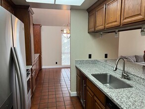 25912 Hayward Blvd in Hayward, CA - Building Photo - Building Photo