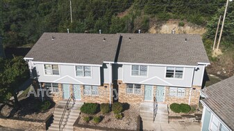 1322 S Jackson St in Junction City, KS - Building Photo