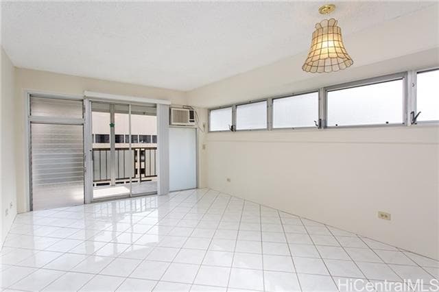 property at 2465 Kuhio Ave.