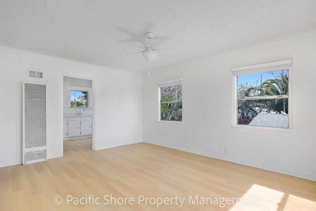 10753 Tabor St in Los Angeles, CA - Building Photo