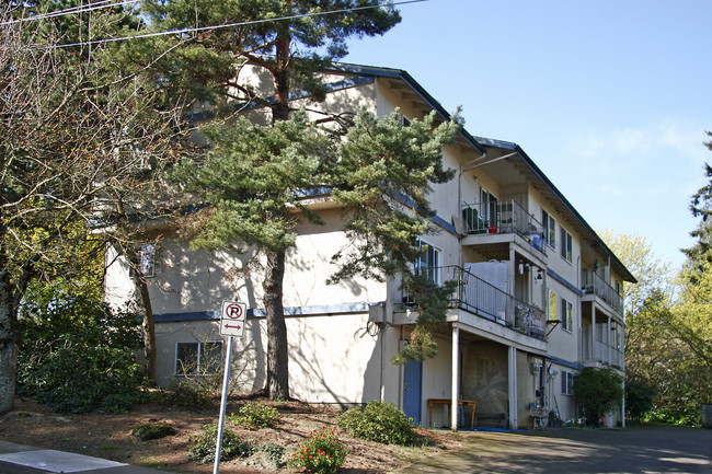 3405 SW Canby St in Portland, OR - Building Photo - Building Photo