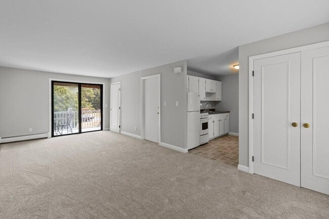 46 Fairway Ave, Unit 2 in Tiverton, RI - Building Photo - Building Photo