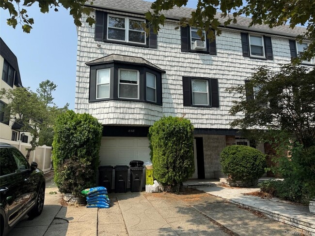 15-68 Waters Edge Dr in Queens, NY - Building Photo - Building Photo