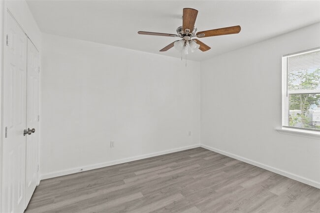 316 20th St in San Leon, TX - Building Photo - Building Photo