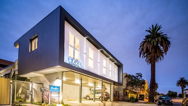 Pacifico Luxury Apartment Homes in Santa Monica, CA - Foto de edificio - Building Photo