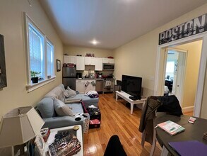 25 MacArthur St, Unit 1R in Somerville, MA - Building Photo - Building Photo